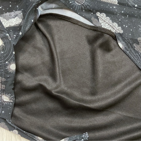 NWOT Junior’s Size XL Sun & Moon Cropped Mesh Top - Picture 6 of 8